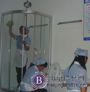 玄武区龙蟠路锁金村附近保洁** 专业清洗地毯 擦玻璃 日常开荒保洁打扫